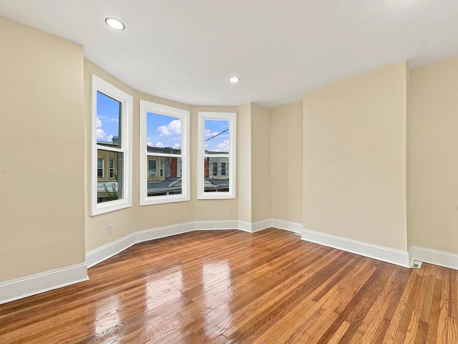 2 bed, 1222 sqft, $2,095 — Photo 3