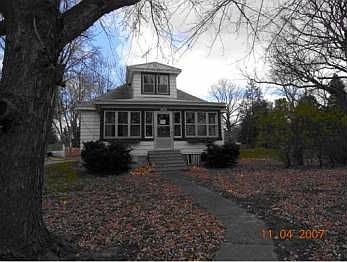 1st image of 1130 Warner Ave N