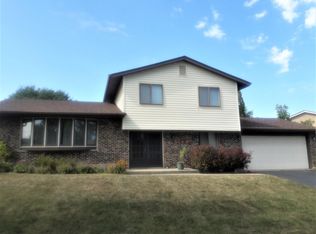 1520 Oregon Trl, Elk Grove Village, IL 60007