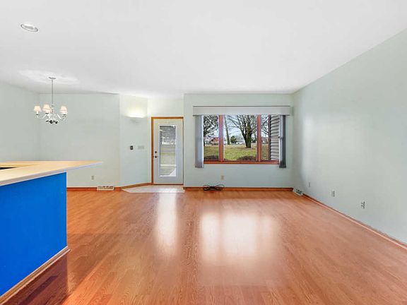 2nd image of 3626 W Rawson Ave #3626
