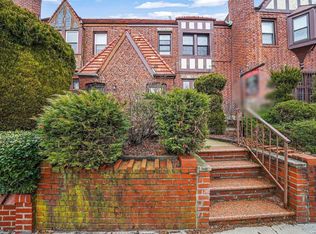 13009 229th St, Springfield Gardens, NY 11413