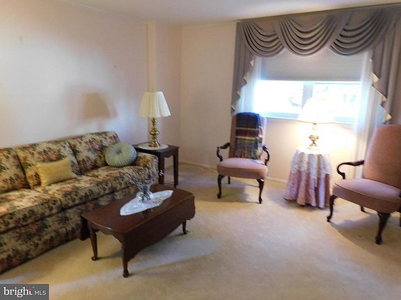 4th image of 7928 Burholme Ave