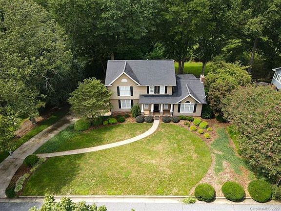 2nd image of 1041 10th Street Ct NW
