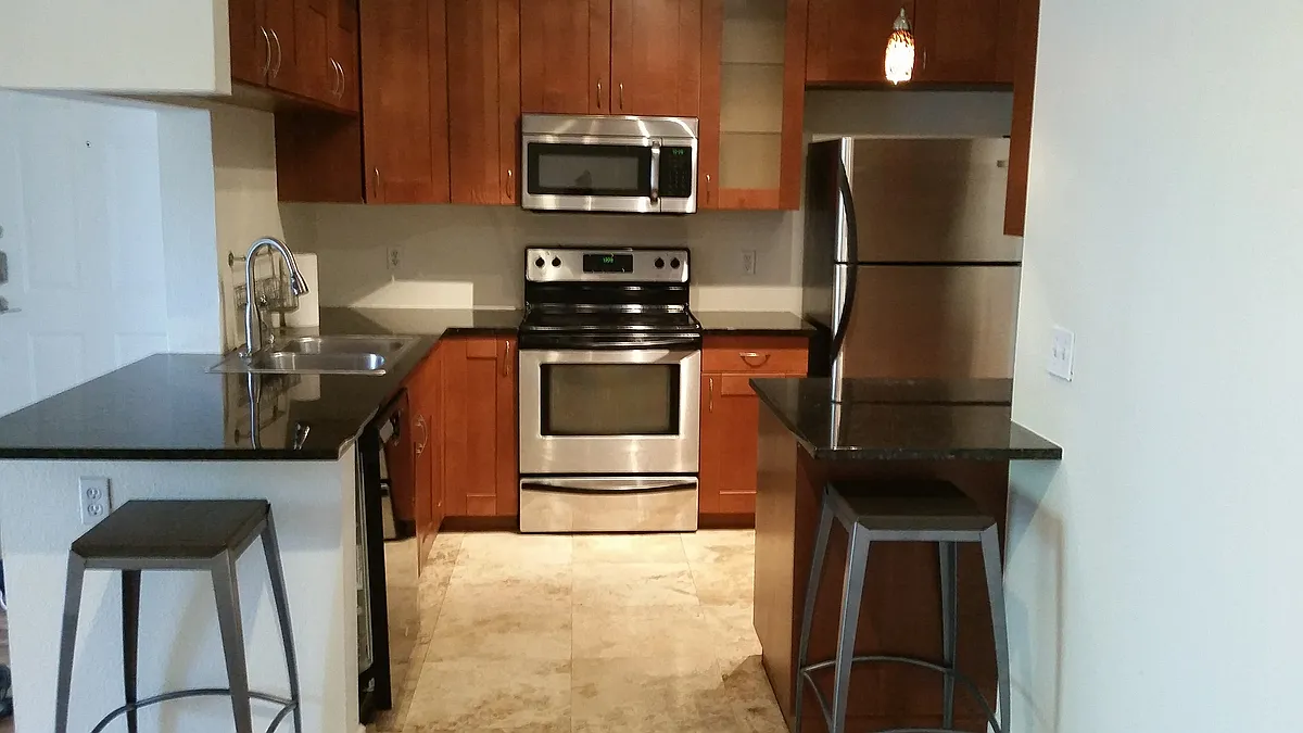 Building Photo - 5345 E Van Buren St #376