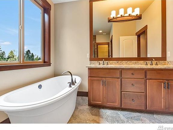 4th image of 6715 92nd St E