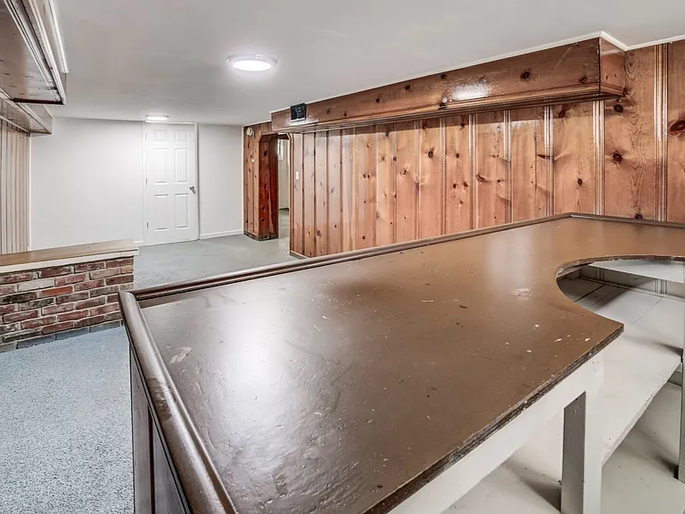 1343 Victory Dr — Photo 25