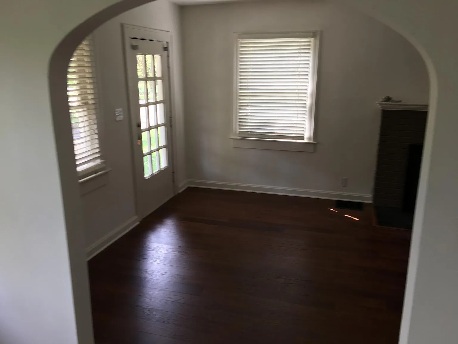 2 bed, 1056 sqft, $1,975 — Photo 3