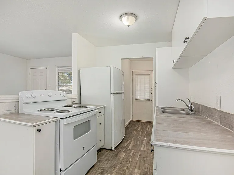 6000 Calloway Ct — Photo 8