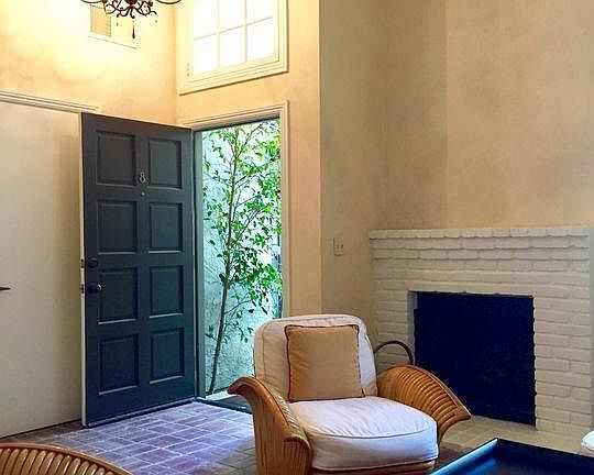 3rd image of 12821 Moorpark St APT 8