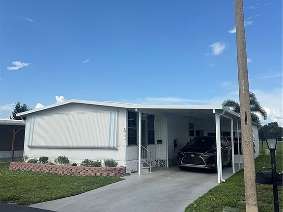 2nd image of 84 Poinsettia Dr