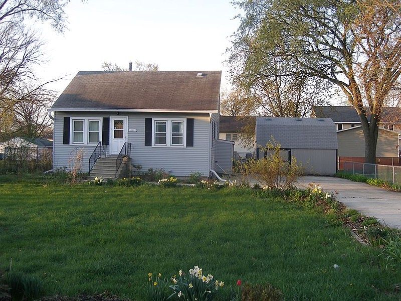 1st image of 10605 Schubert Ave