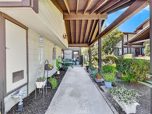 3rd image of 607 N Cataract Ave