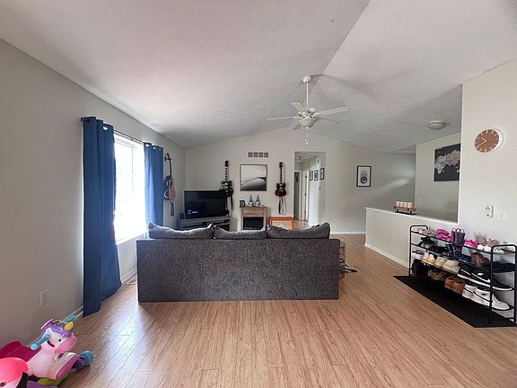 4th image of 1664 Northbend Dr NE