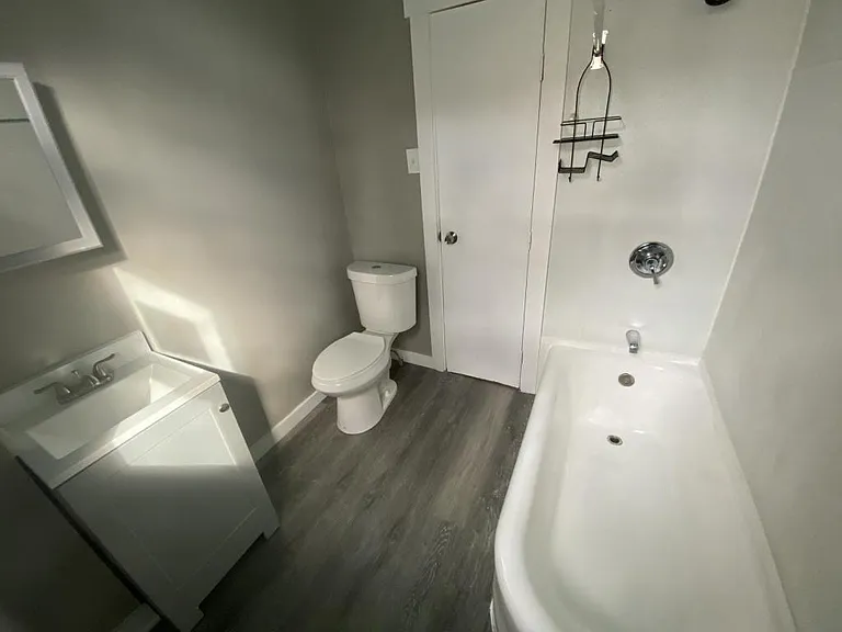 201 Emming St #3 — Photo 4