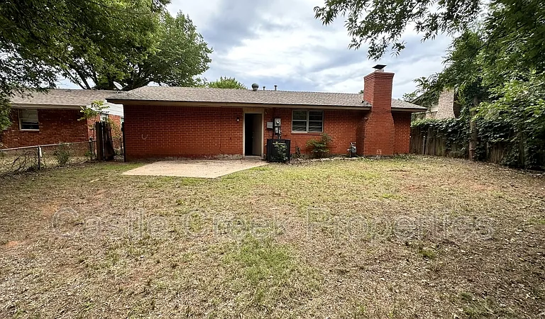 5305 Brookdale Dr — Photo 7
