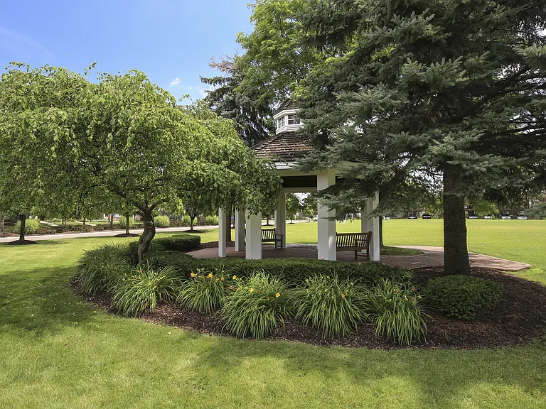 Parkview Ridge Apartments and Townhomes — Photo 12