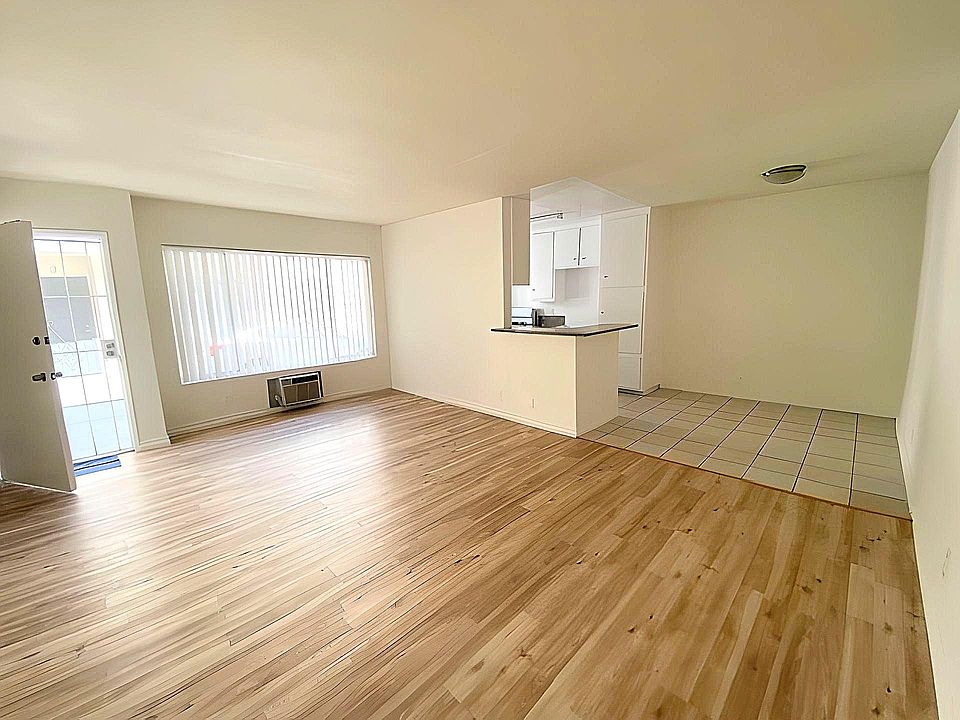 1st image of 4821 Rosewood Ave APT 3