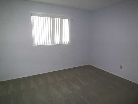 5th image of 25012 Brook Dr