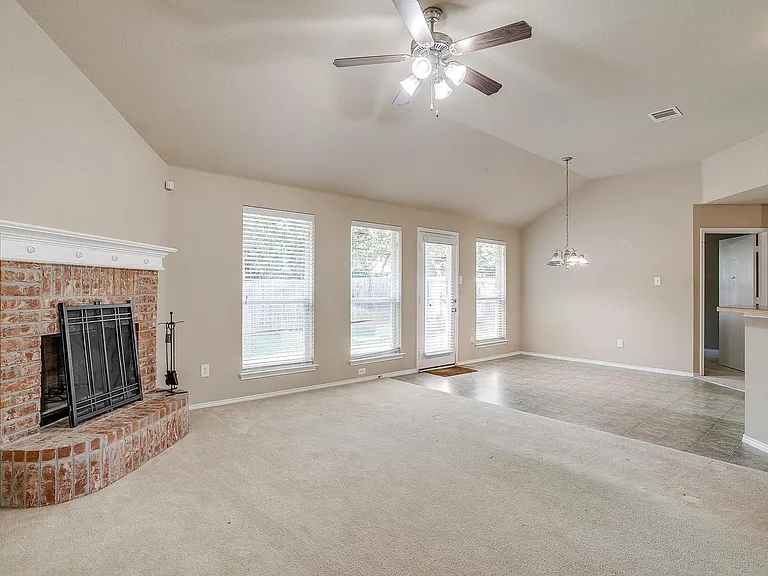 2230 Cancun Dr — Photo 7