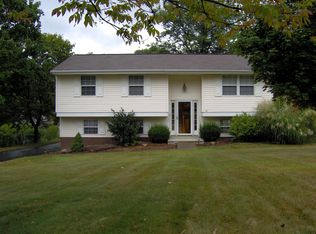 465 Oaklawn Dr, Upper St Clair, PA