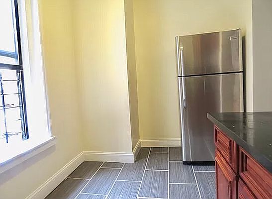 5th image of 283 Parkside Ave #C5w