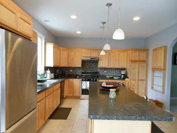 3rd image of 17 Hilltop Ln