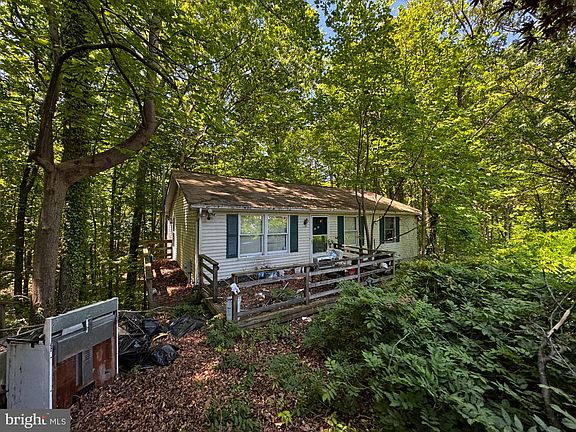 4th image of 913 Augustus Dr