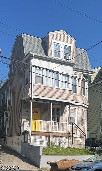 1st image of 21 Gladstone Ave