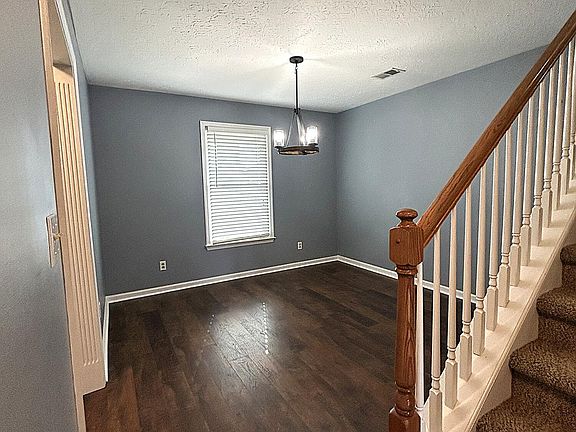 4th image of 333 Dogwood Ct