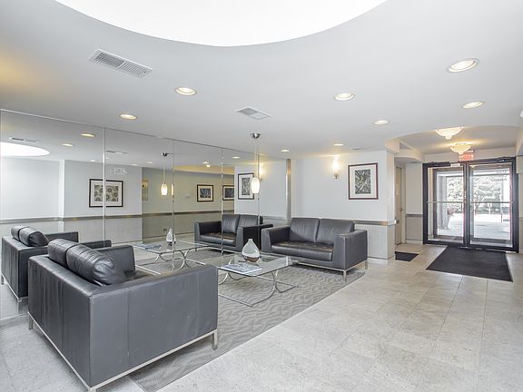3rd image of 1738 Chicago Ave APT 204