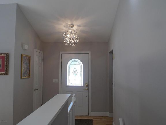 2nd image of 17 Kettles Way
