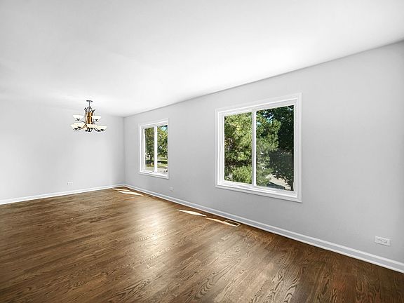 5th image of 239 Essex Ct