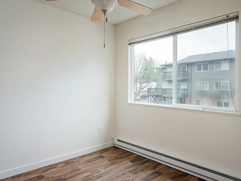 Creston Villa — Photo 10