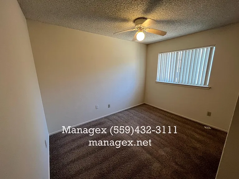 4334 N Ellendale Ave — Photo 5