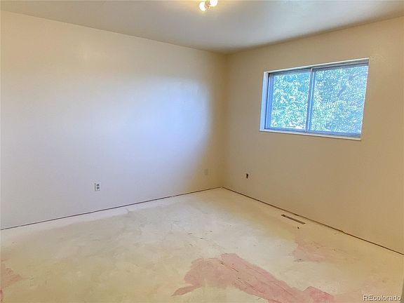 4th image of 1131 Cambridge Ave