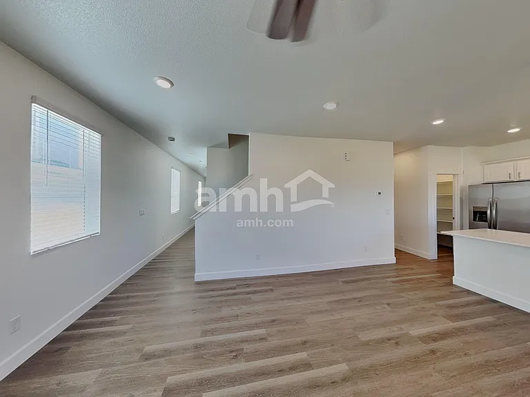 10072 Potomac St — Photo 6