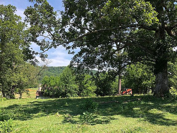 5th image of 720 Farm Of The Smokies Way