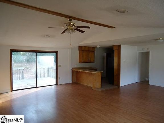 4th image of 10 Echols Dr