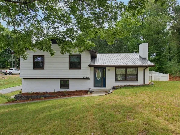 1550 Sauratown Rd, Germanton, NC 27019
