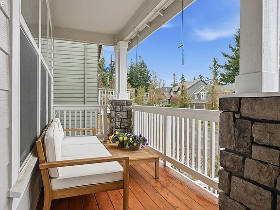 4th image of 2255 Crestview Dr