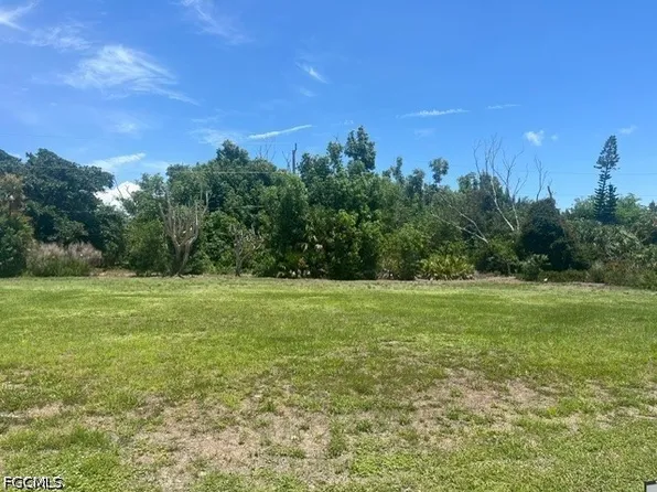 5856 Kingfish Rd, Bokeelia, FL 33922