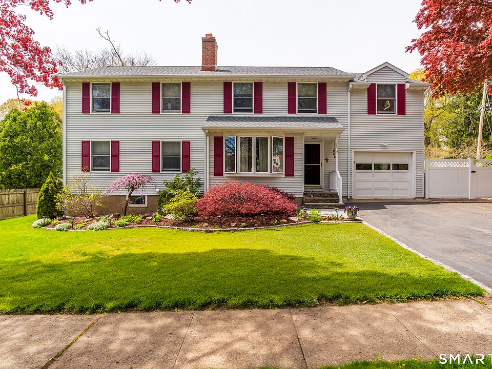 1st image of 105 Meadow Wood Road