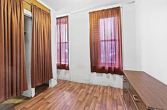 2nd image of 3692 Broadway #4