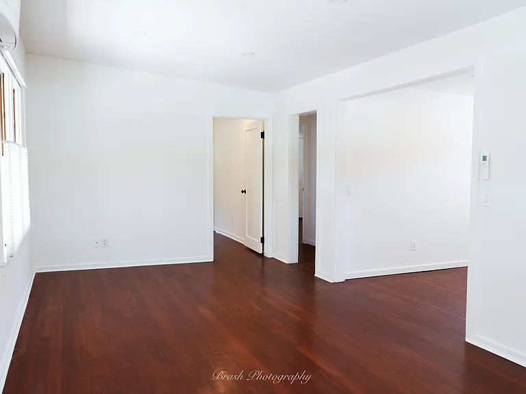 312 E Matilija St — Photo 10