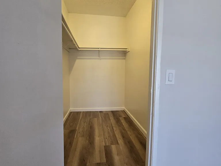 9047 Langdon Ave #15 — Photo 14