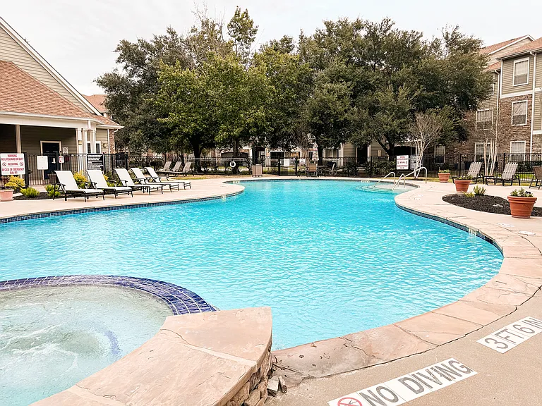 Lodge at West Oaks — Photo 3