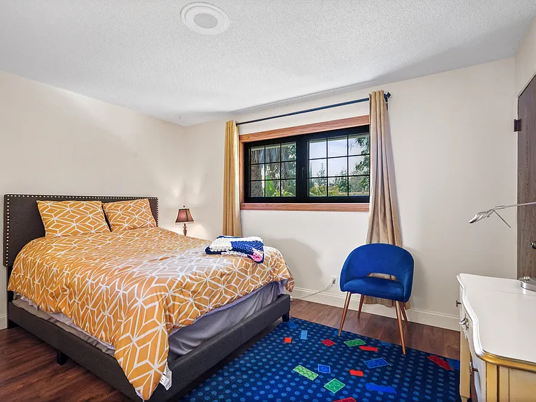 10307 Donna Ave — Photo 41