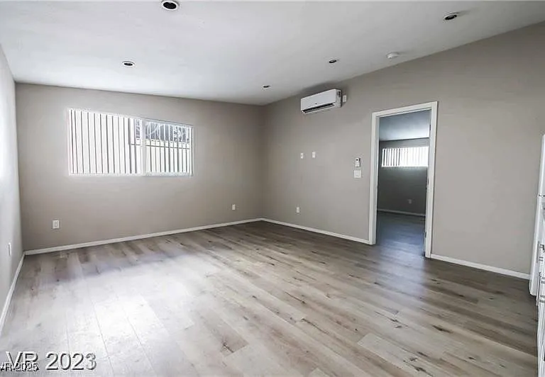 2201 Fairfield Ave #9 — Photo 5