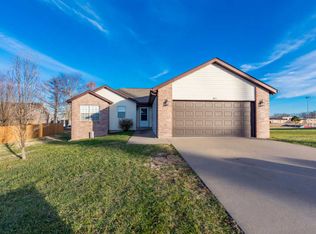 382 Micahs Xing, Reeds Spring, MO 65737