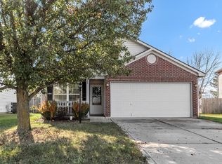 883 Curlew Ln, Greenwood, IN 46143